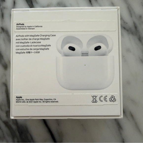 Apple AirPods 3rd Generation with MagSafe Charging Case - Never Used - Picture 5 of 5